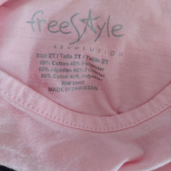 🎁5/$25-Pink rainbow unicorn long sleeve t-shirt, size 2T - Picture 5 of 5